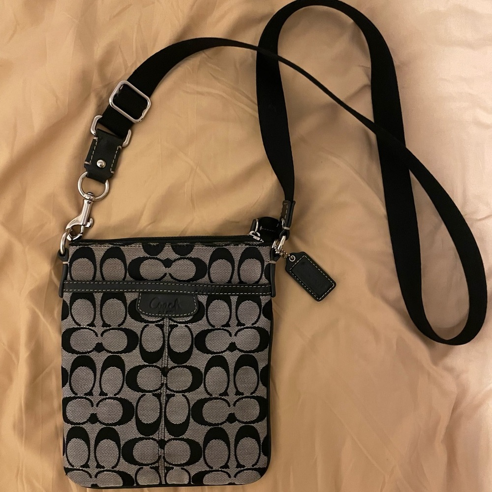 AUTHENTIC COACH SATCHEL BAG